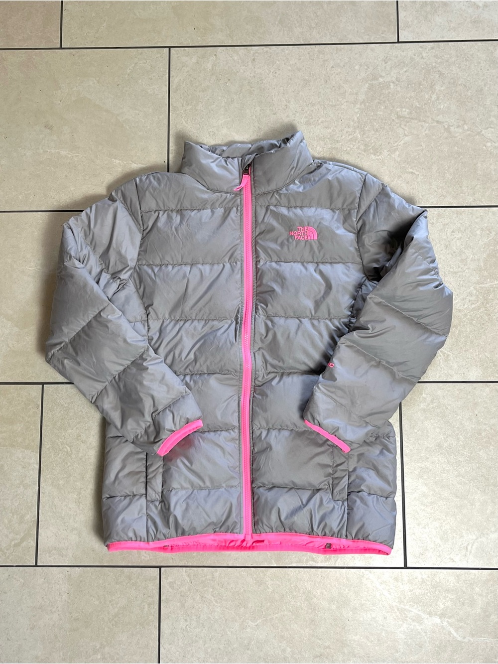 The North Face Girl’s Gray and Pink 550 Down Puffer Jacket Size XL